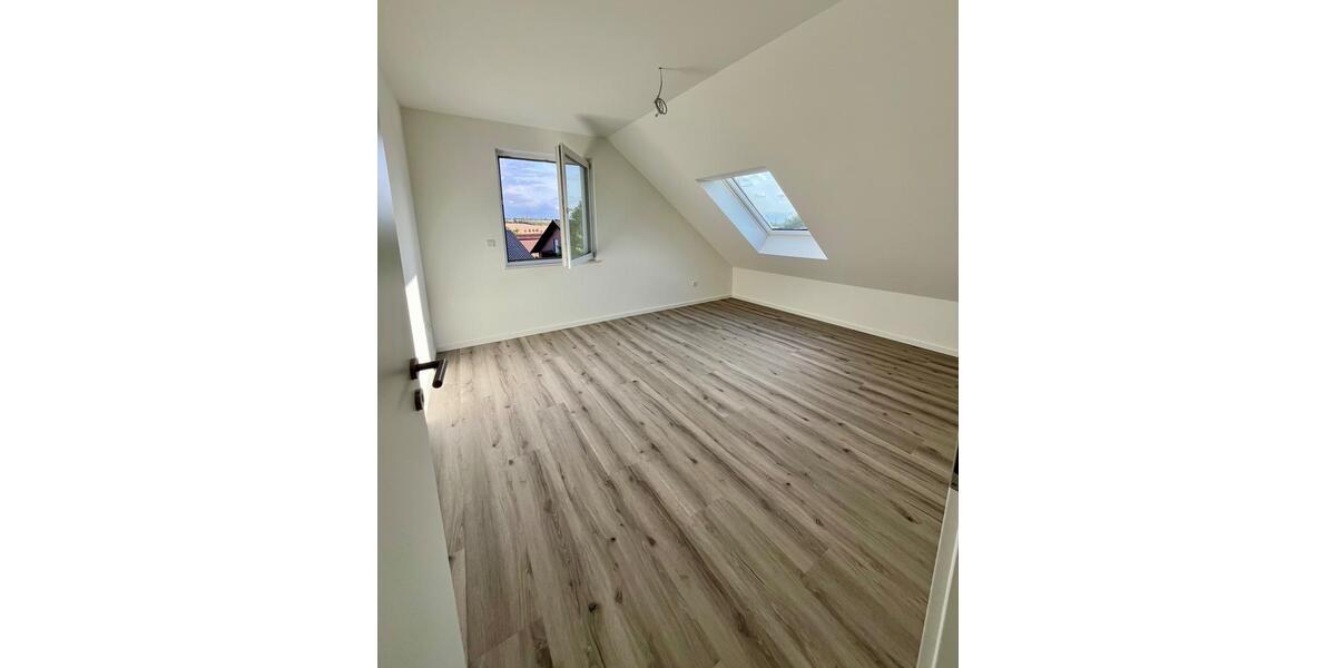 Dachgeschoßwohnung Paderborn Neuenbeken - 3 Zimmer, 101 m&sup2;, 1.400&euro; | Angebot:27564919