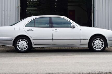 Mercedes-Benz E 200 117.224 km 6.940 &euro; Salzkotten 33154