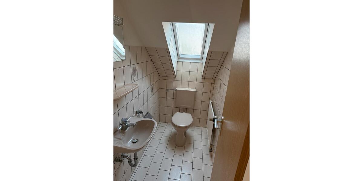 Dachgeschoßwohnung Detmold Hiddesen - 3 Zimmer, 73 m&sup2;, 490&euro; | Angebot:25353899