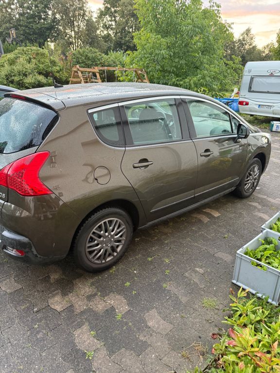 Peugeot 3008 148.000 km 4.750 € Rüthen 59602