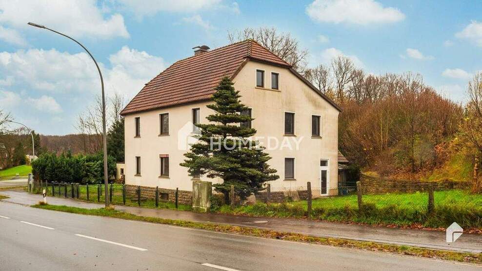 Charmantes Zweifamilienhaus mit großem Grundstück in ruhiger Lage 7 zimmer
