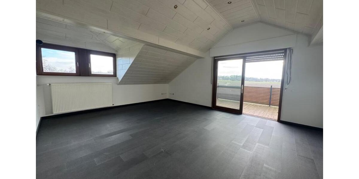 Dachgeschoßwohnung Delbrück - 4 Zimmer, 155 m&sup2;, 1.200&euro; | Angebot:26496379