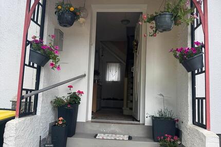 Haus Altenbeken - 3 Zimmer, 100 m&sup2;, 1.000&euro; | Angebot:27615066