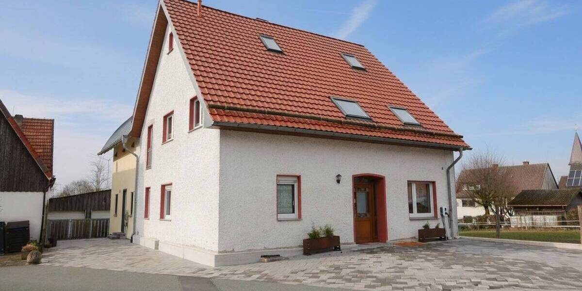 Einfamilienhaus Marsberg / Meerhof Meerhof - 9 Zimmer, 295 m&sup2;, 349.000&euro; | Angebot:26028204
