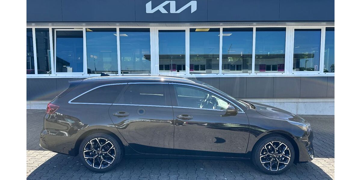 Kia ceed Sportswagon 5.100 km 30.790 € Paderborn 33100