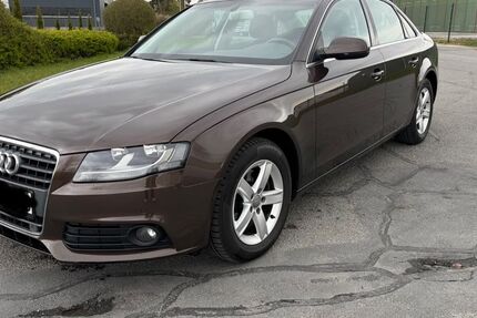 Audi A4 132.000 km 8.880 &euro; Schlangen 33188