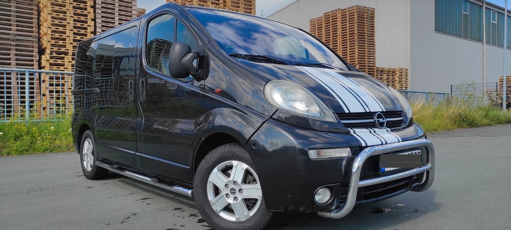 Opel Vivaro 279.000 km 7.199 € Altenbeken 33184