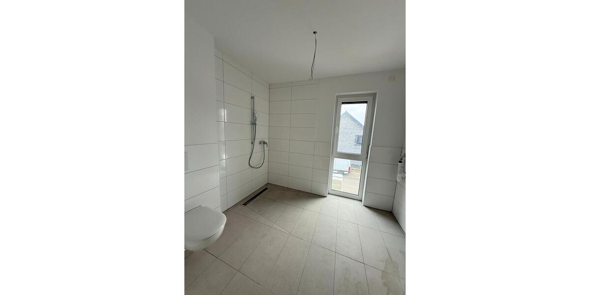 Neubau Erstbezug 4-Zimmer Wohnung mit Balkon 4 zimmer