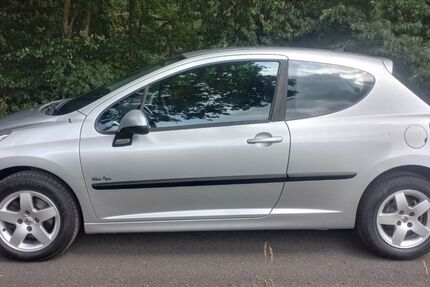 Peugeot 207 174.430 km 4.444 € PADERBORN 33102
