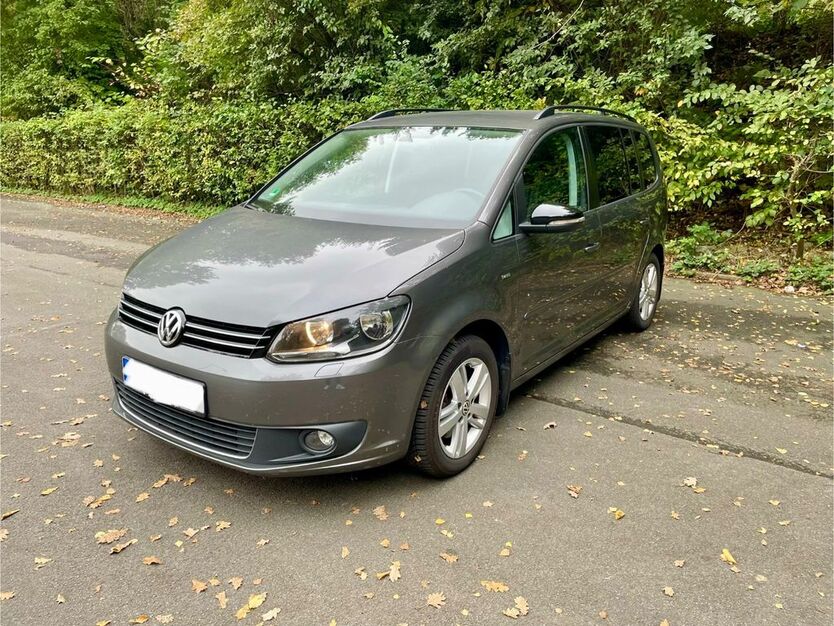 VW Touran 146.185 km 11.200 € Detmold 32758