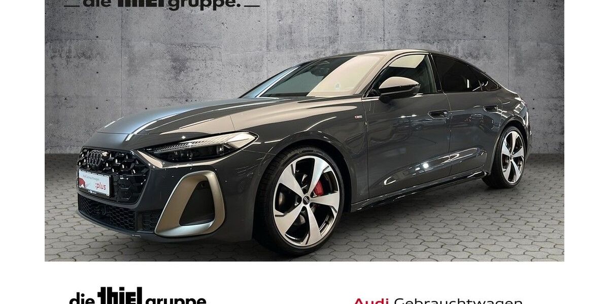 Audi A5 8.300 km 53.790 € Paderborn 33100