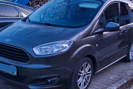 Ford Tourneo Courier 80.000 km 9.300 &euro; Büren 33142