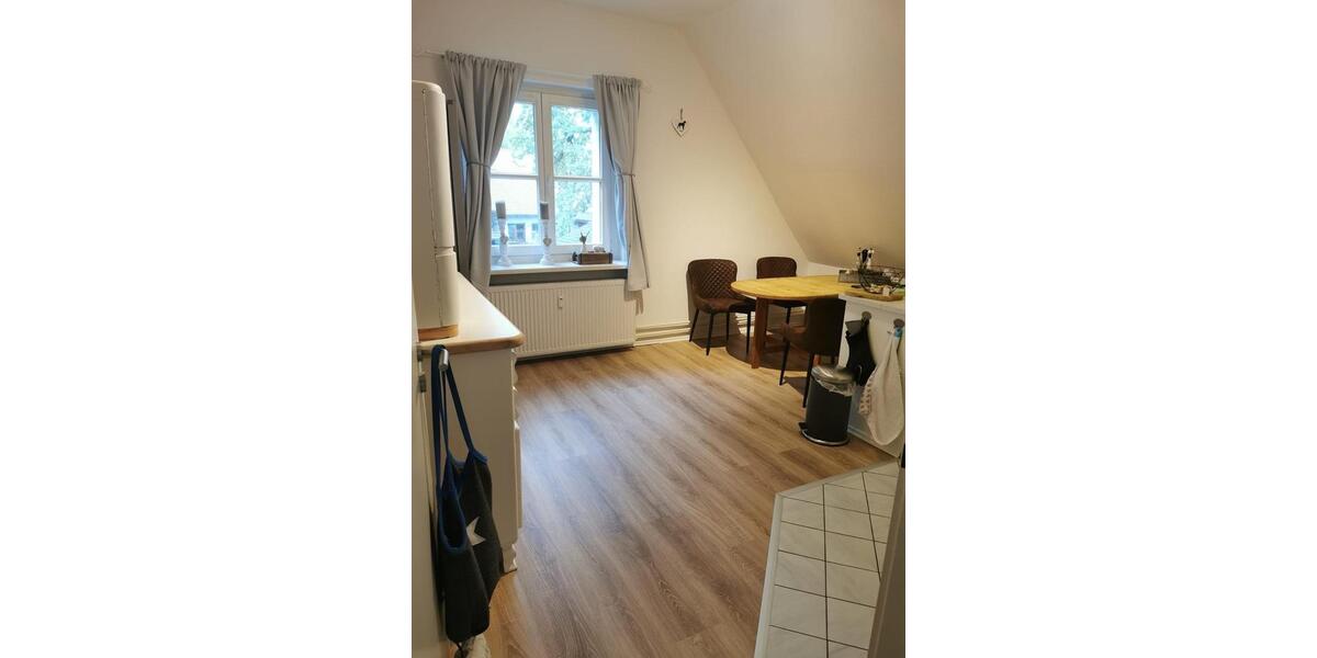 Dachgeschoßwohnung Paderborn - 3 Zimmer, 80 m&sup2;, 780&euro; | Angebot:27624463