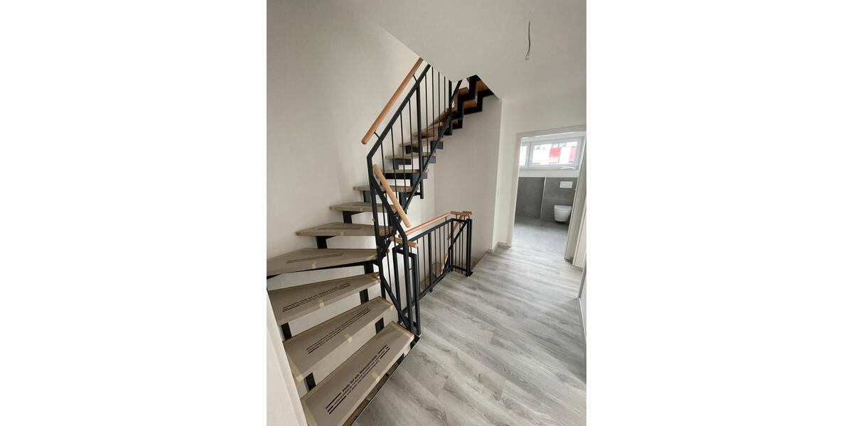 Reihenhaus Bad Driburg - 5 Zimmer, 145 m&sup2;, 1.300&euro; | Angebot:26591873