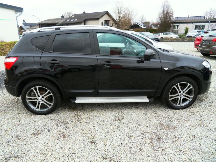 Nissan Qashqai 72.000 km 11.600 € Erwitte 59597