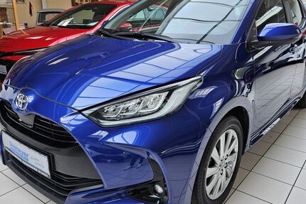 Toyota Yaris 14.900 km 19.890 &euro; Paderborn 33104