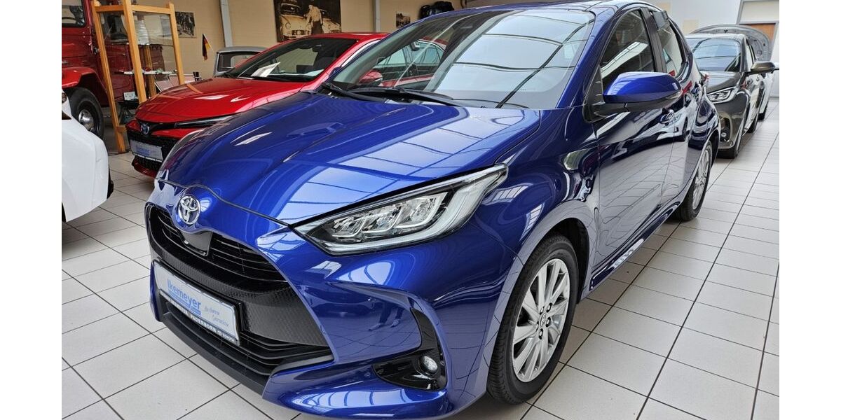 Toyota Yaris 14.900 km 19.890 &euro; Paderborn 33104