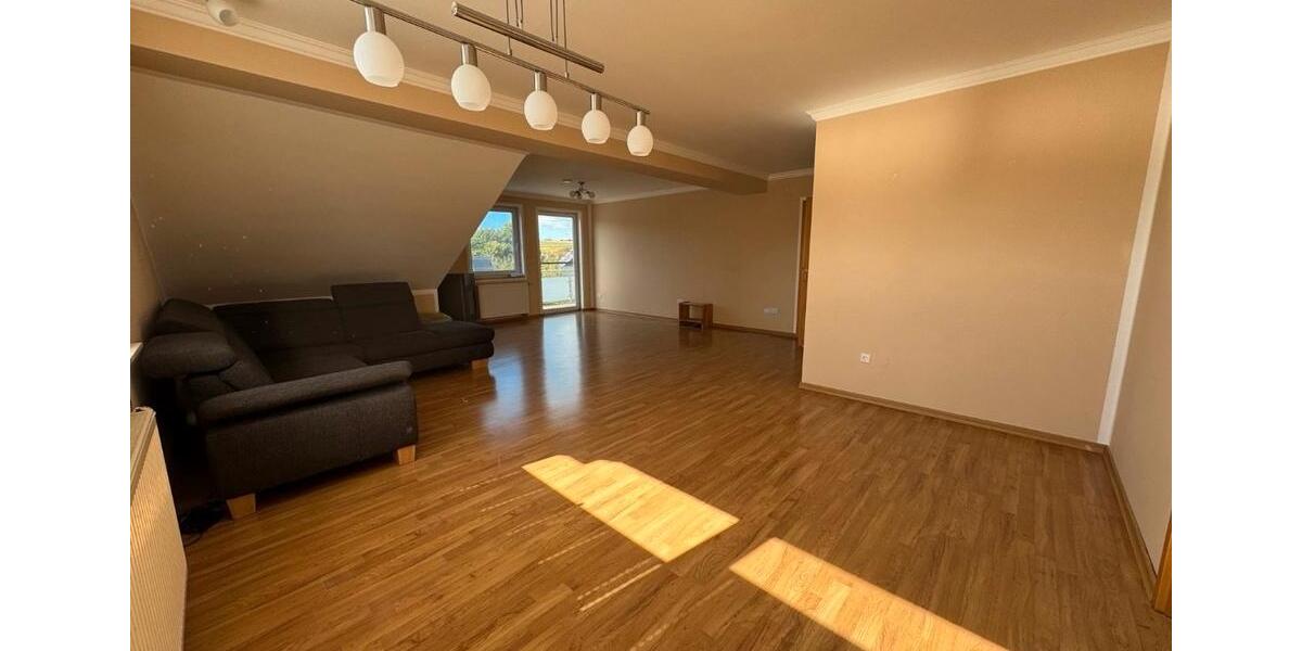 Dachgeschoßwohnung Altenbeken - 4 Zimmer, 118 m&sup2;, 980&euro; | Angebot:26639581