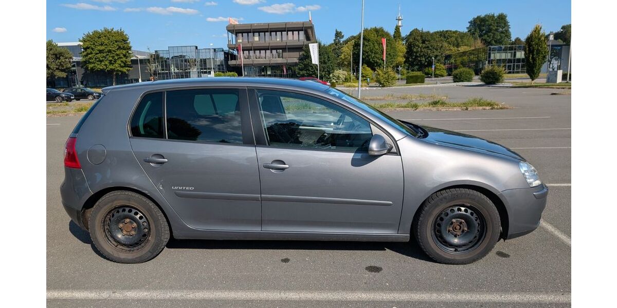 VW Golf 153.000 km 2.000 &euro; Detmold 32758