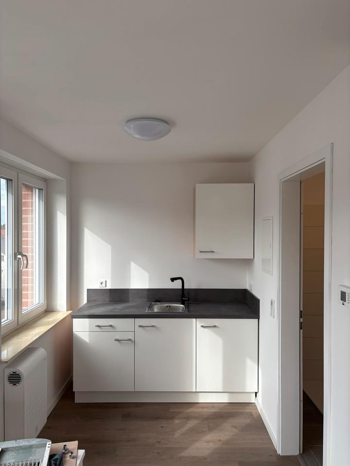 1 Zimmer-Appartement mit eigenem Balkon, Möbliert. Nähe UniBethe zimmer