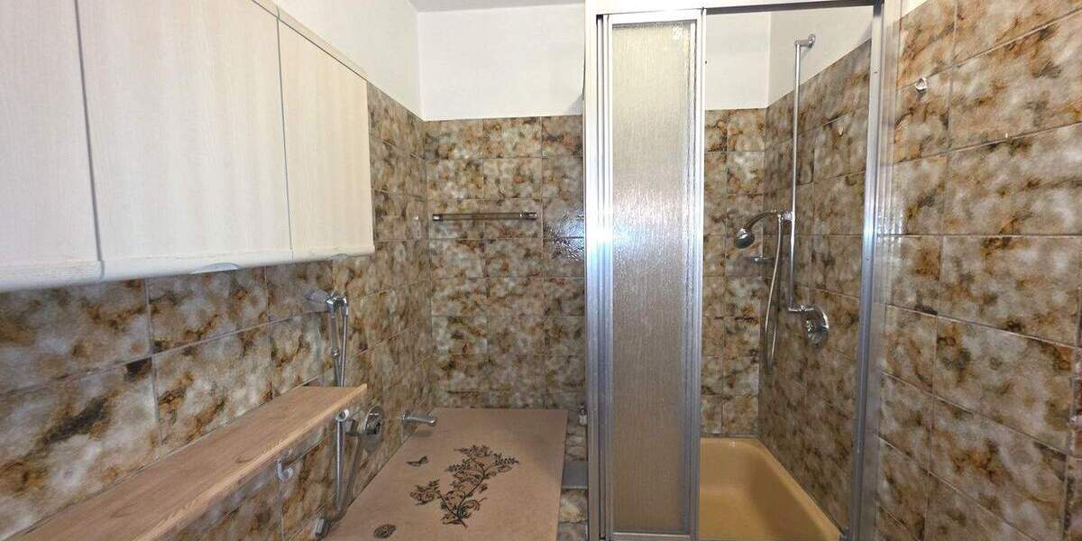 *Charmantes Reihenmittelhaus mit Potenzial in begehrter Lage von Elsen* 4 zimmer