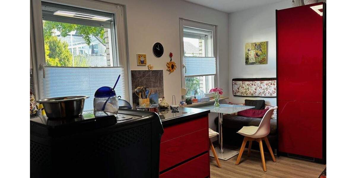 Modernisierte Doppelhaushälfte mit zwei Wohneinheiten - zentral wohnen, und Mieteinnahme! 6 zimmer