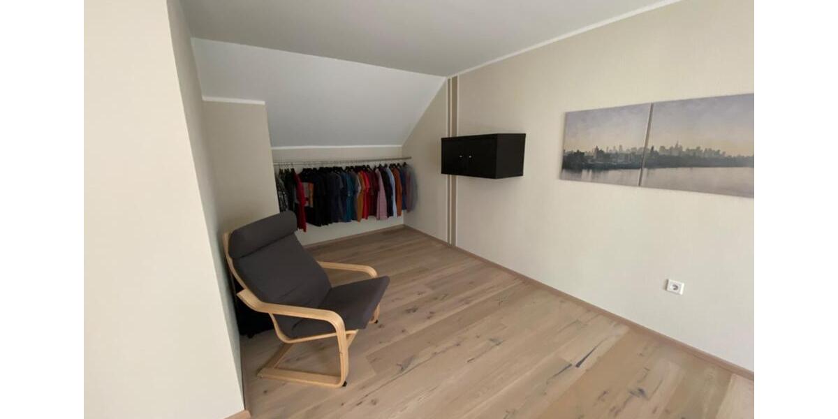 Dachgeschoßwohnung Detmold Hakedahl - 3 Zimmer, 90 m&sup2;, 139.000&euro; | Angebot:26901778