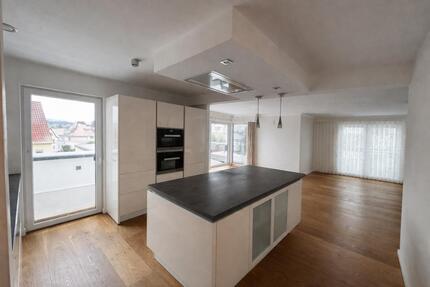 Haus Detmold - 3 Zimmer, 142 m&sup2;, 1.500&euro; | Angebot:25644448