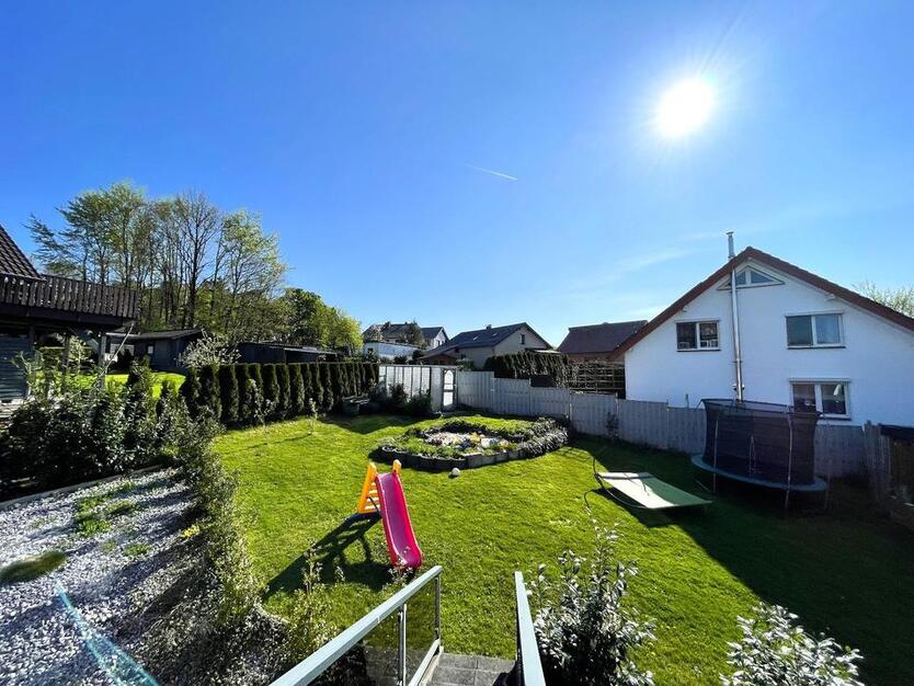 Haus mit großem Garten, Kamin & Einbauküche