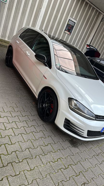 VW Golf 245.000 km 14.000 € Bielefeld 33719