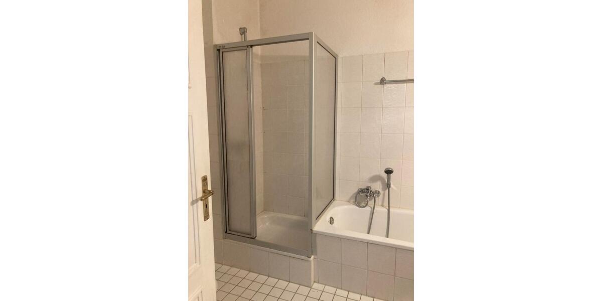 Zentral gelegene EG-Wohnung mit Garten zu vermieten 3 zimmer