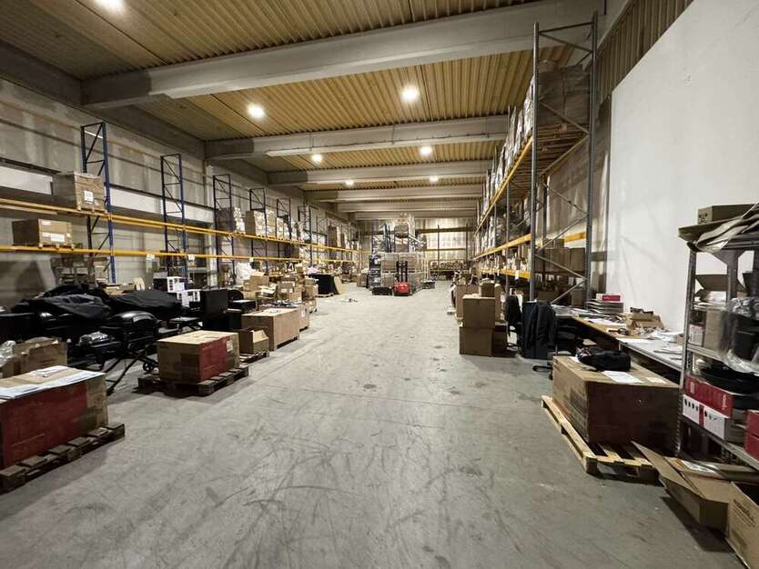 Halle in Paderborn 2.500 € 781.36 m² zimmer