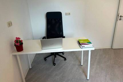 Moderne Schreibtischplätze im ruhigen Coworking Space - All-in-Miete