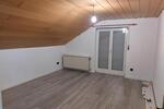Wohnung DG 85qm (KM 680 € Warmmiete inkl. Strom ca.1080 €) 3 zimmer