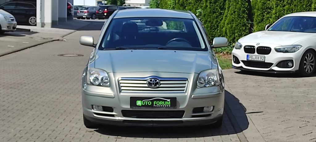 Toyota Avensis 131.000 km 3.499 &euro; Paderborn 33102