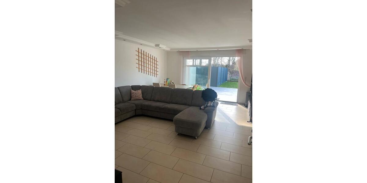 Erdgeschoßwohnung Verl - 3 Zimmer, 90 m&sup2;, 1.250&euro; | Angebot:25384553