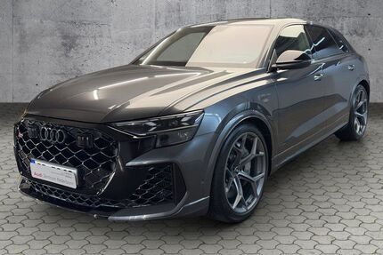 Audi RSQ8 2.500 km 169.000 &euro; Paderborn 33100