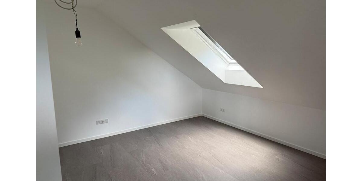 Dachgeschoßwohnung Bad Lippspringe - 3 Zimmer, 58 m&sup2;, 748&euro; | Angebot:27618593