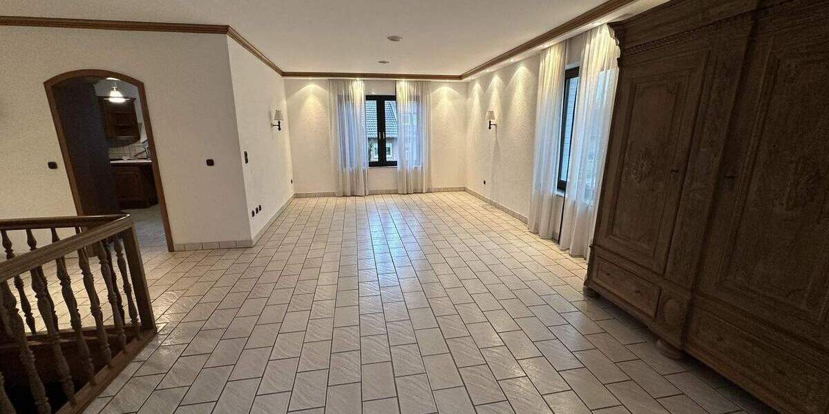 Einfamilienhaus Steinheim - 6 Zimmer, 262 m&sup2;, 350.000&euro; | Angebot:25687039