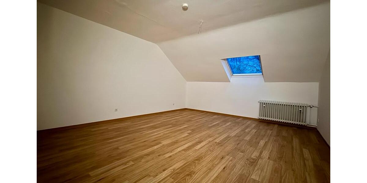 2 Zimmer DG Wohnung in ruhiger Lage von Marienloh 2 zimmer