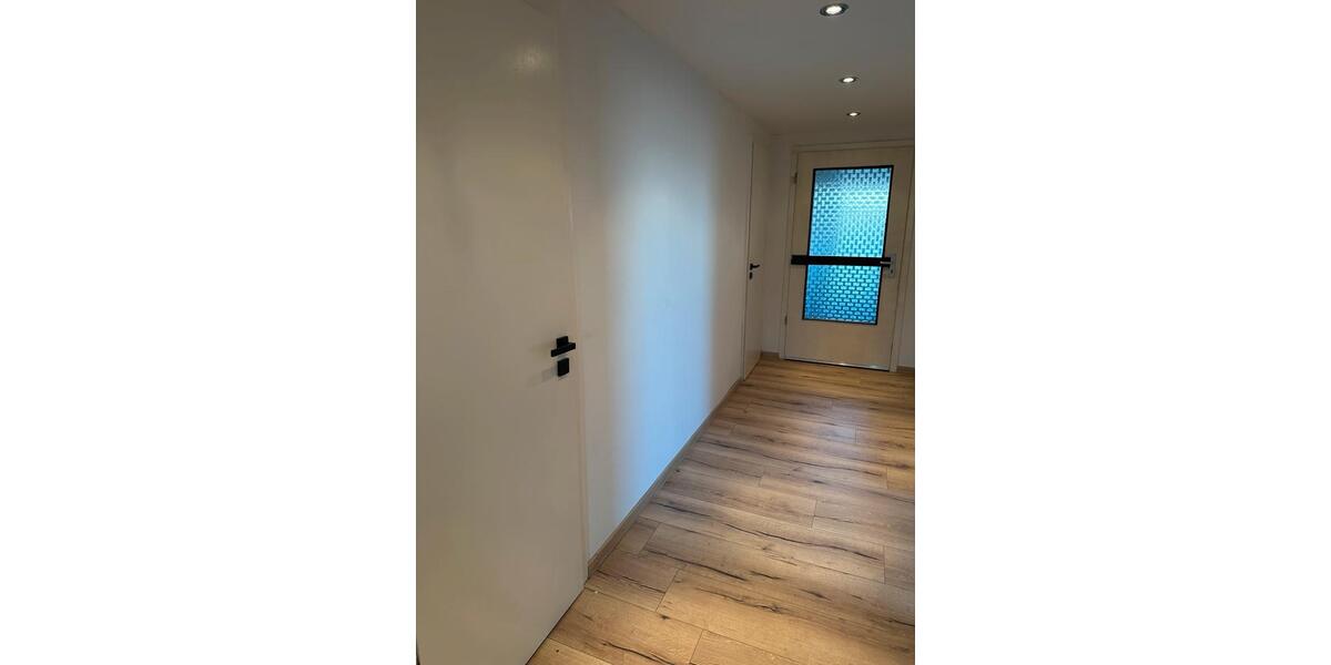 Schöne Helle Dachgeschosswohnung 3 zimmer