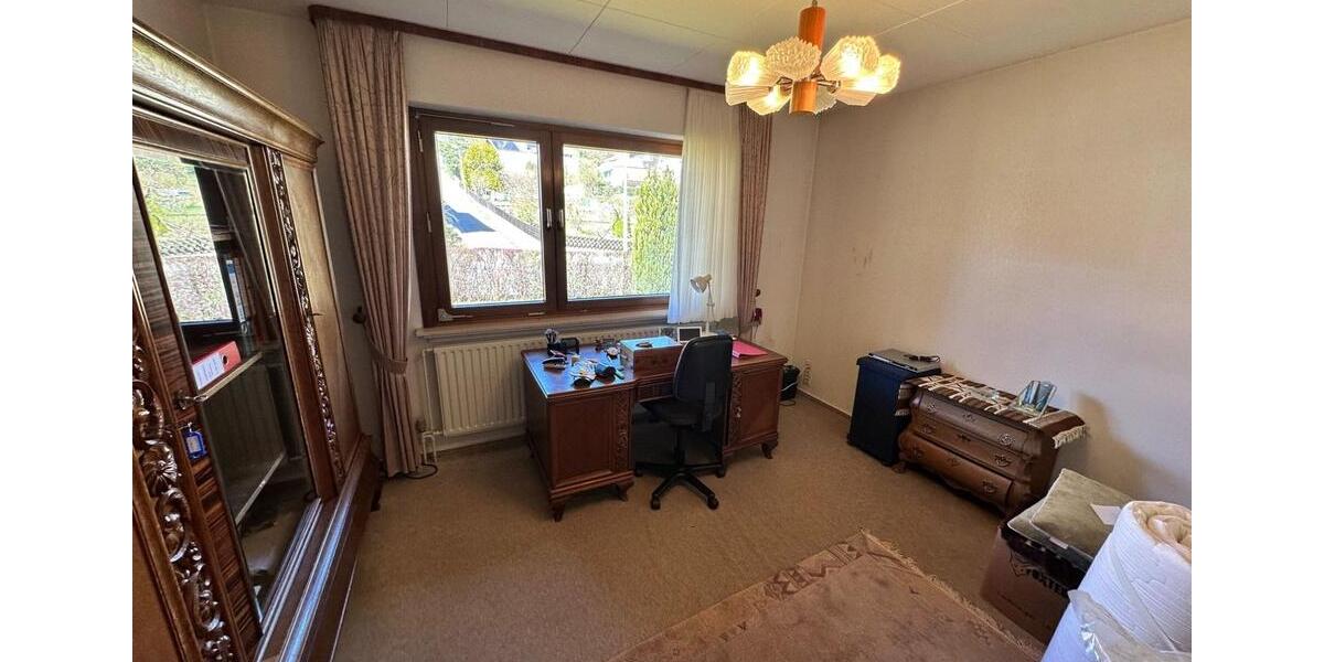 Einfamilienhaus Marsberg - 7 Zimmer, 252 m&sup2;, 275.000&euro; | Angebot:27001789