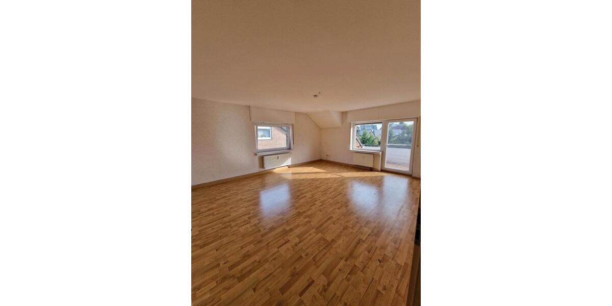 Dachgeschoßwohnung Paderborn Elsen - 3 Zimmer, 94 m&sup2;, 900&euro; | Angebot:26408125