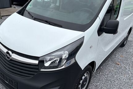 Opel Vivaro 103.400 km 12.390 € Paderborn 33104