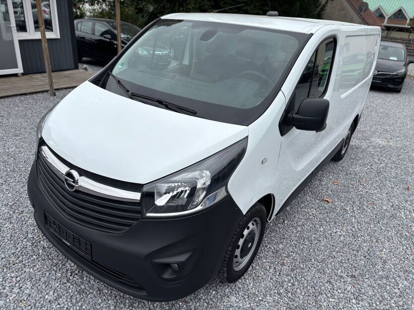 Opel Vivaro 103.400 km 12.390 € Paderborn 33104