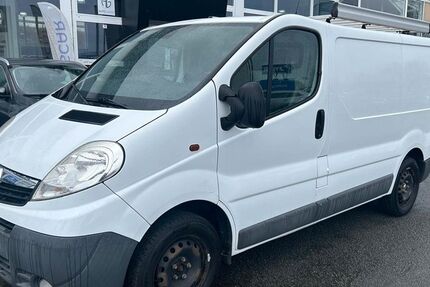 Opel Vivaro 148.000 km 7.950 &euro; Paderborn 33106