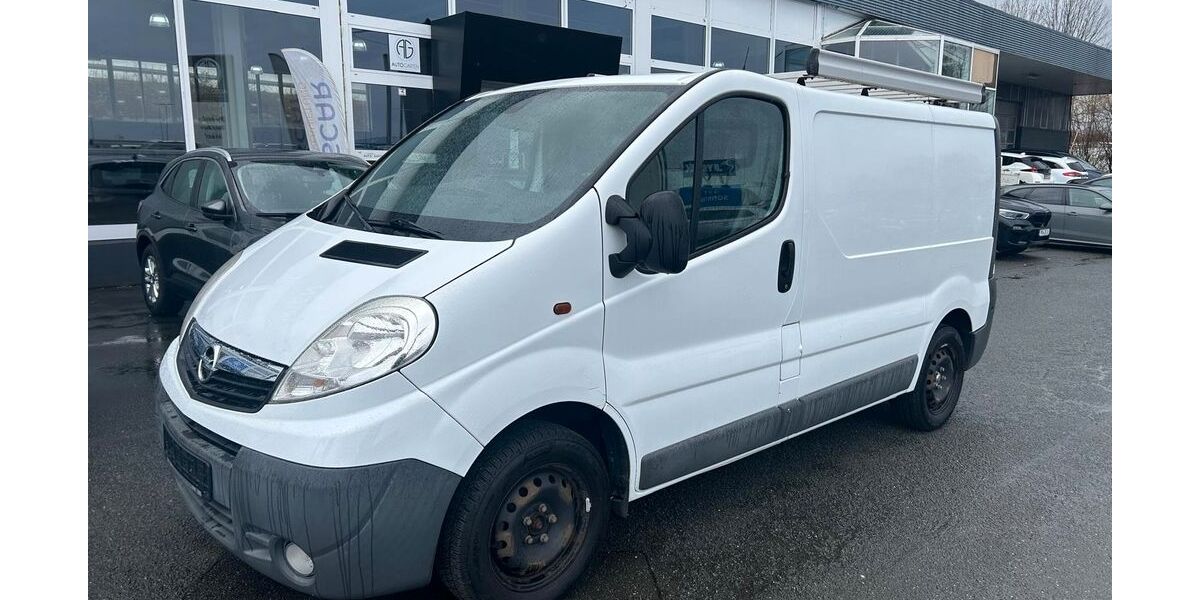 Opel Vivaro 148.000 km 8.950 &euro; Paderborn 33106