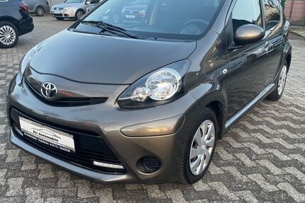 Toyota Aygo (X) 69.000 km 4.990 &euro; Paderborn 33102
