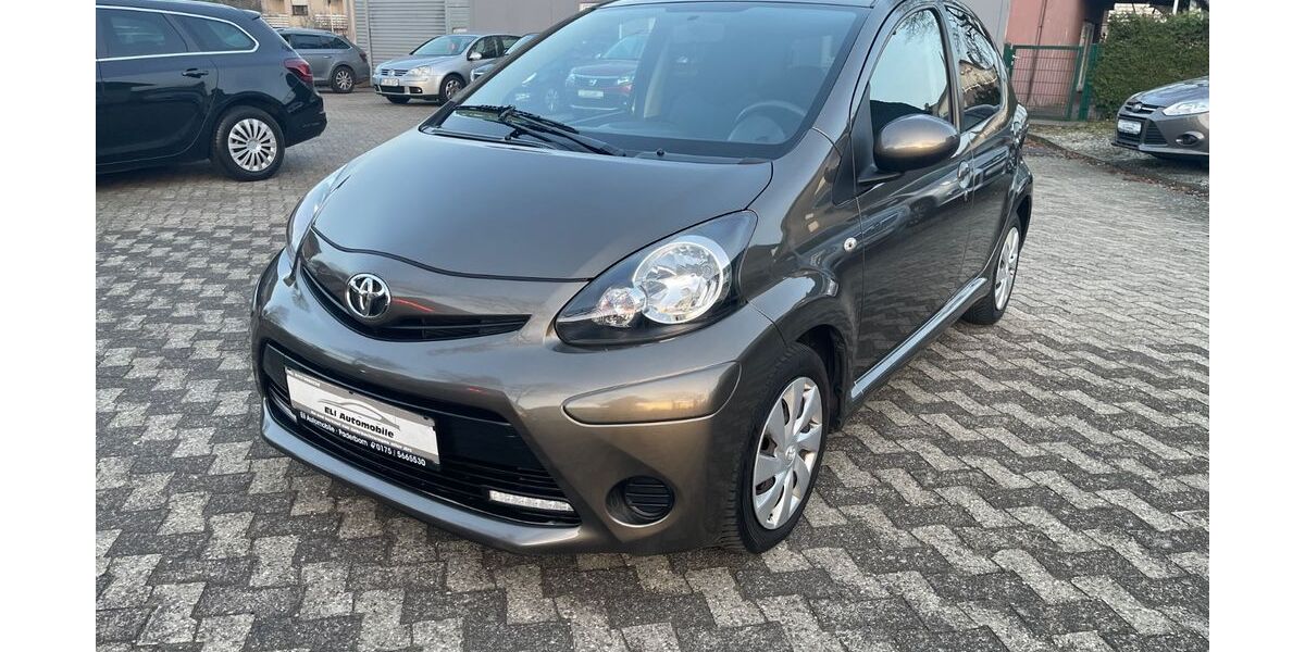 Toyota Aygo (X) 69.000 km 4.990 &euro; Paderborn 33102