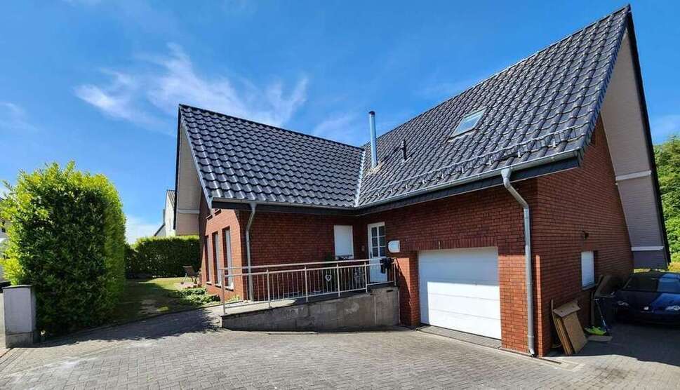 Haus zum Kaufen in Leopoldshöhe 740.000 € 212 m²